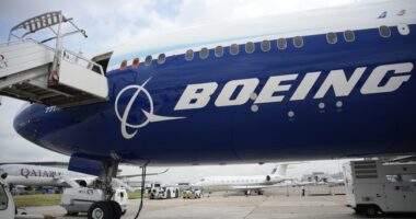 Qatar Signs Big, Beautiful Deal With Boeing for 160 Aircraft