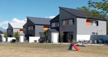 Single mom of 2 left battling HOA fees after ‘hike from $20 to $300 a month’ – she risks having to leave home completely