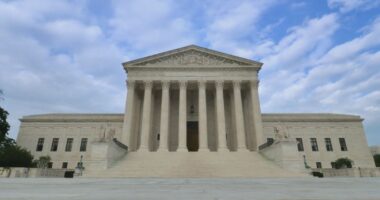 Supreme Court blocks Trump from restarting Alien Enemies Act deportations