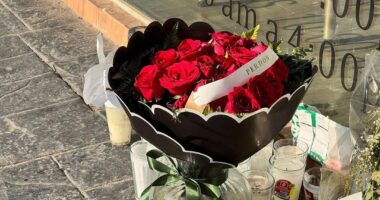 Suspect in brutal execution of influencer Valeria Marquez leaves bouquet of red roses outside salon with mysterious note