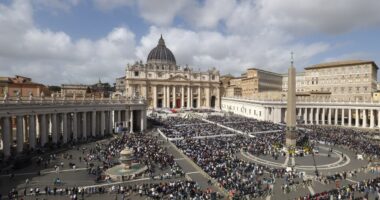 The pope's salary: How does the pontiff get paid?
