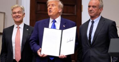 Trump signs executive order setting 30-day deadline for drugmakers to lower prescription drug costs