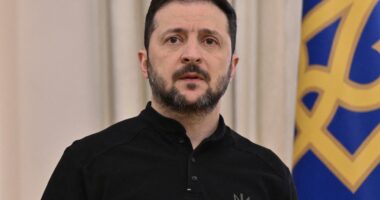 Ukraine’s Zelensky urges Trump to attend ceasefire talks & demands West impose sanctions if Putin skips meeting