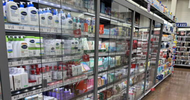 Walmart abandons anti-theft measure in major U-turn leaving onlookers asking ‘anyone else’s store give up?’