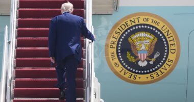 White House correspondents protest lack of wire reporters on Air Force One
