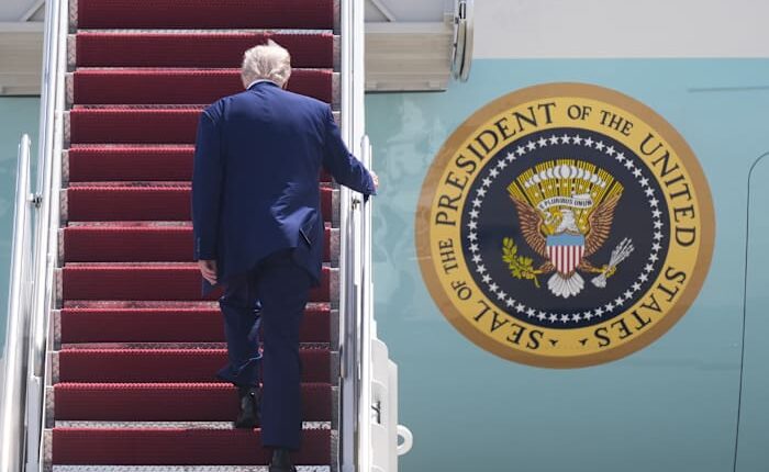 White House correspondents protest lack of wire reporters on Air Force One
