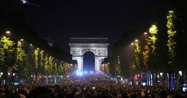 2 fans died and an officer is in a coma after Champions League celebrations in France