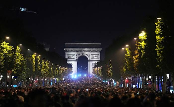 2 fans died and an officer is in a coma after Champions League celebrations in France