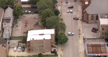 3 injured, 2 in custody in serious car crash in 600-block of West 31st Street in Bridgeport, Chicago Police Department says