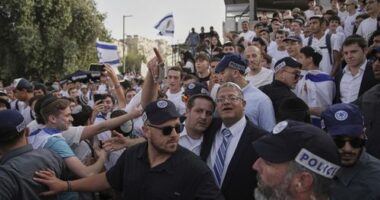 Israel's far-right National Security Minister, Itamar Ben-Gvir, centre