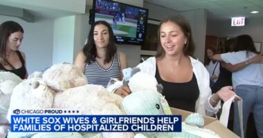 Chicago White Sox outfielder Mike Tauchman, wife organize care packages for families with kids in hospital