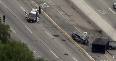 Cop hit by traffic among 2 killed in multi-car accident on major US road sparking southbound closure along 405 Freeway