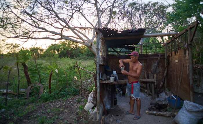Cuban families devise ingenious solutions to endure frequent power shortages