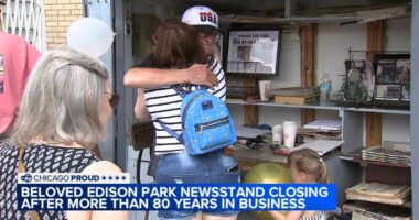 Edison Park, Chicago news: Kaage Newsstand closing after 82 years at Oliphant and North Northwest Highway; Mike Kaage retires
