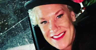 Food Network Icon Anne Burrell Dies At 55