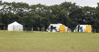 Heartbreaking tributes to mum-of-four killed in tragic tandem sky dive jump at Devon airfield