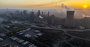 Huge boost for UK steel as deal done to supply Britain’s railways with track saving thousands of jobs