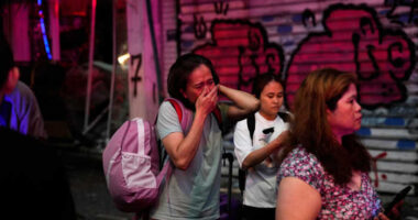 Iran renews missile attacks on Israel, hitting several buildings and wounding dozens of people