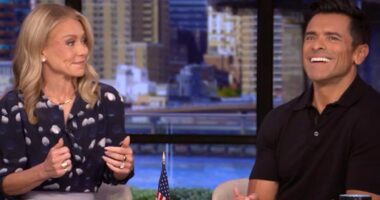 Kelly Ripa Breaks Down “Mom Showers,” Explaining That They Involve “Only Washing The Essential Bits”: “Pits, Crotch, Out”