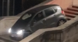 Man gets Mercedes stuck on world-famous Roman landmark