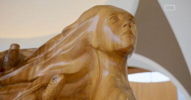 Maui artist carves hope to uplift community