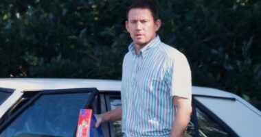 Meet the fugitive who secretly lived in a TOYS R US store for SIX MONTHS… and is now being played by a Hollywood A-lister