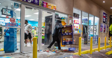 Mystery as body is found on sidewalk in LA near looted businesses after ICE raid protests
