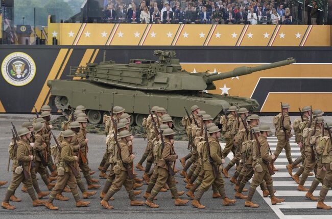 Secret Service Hits Back Over Hubbub About Agent Riding Tank in Army Parade