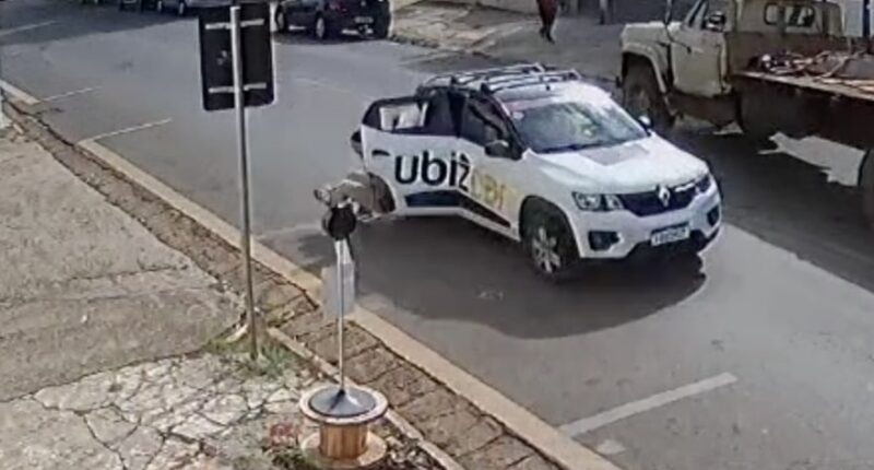 Shocking moment passenger hurls herself out of moving Uber to avoid paying £1.40 fare