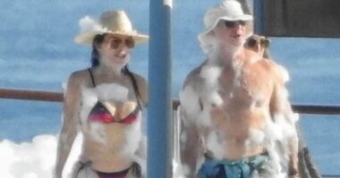 The Bezos-Sanchez wedding was a $20 million trash fest… but it's made all the more embarrassing by the A-list couple who've shown them how to REALLY do it