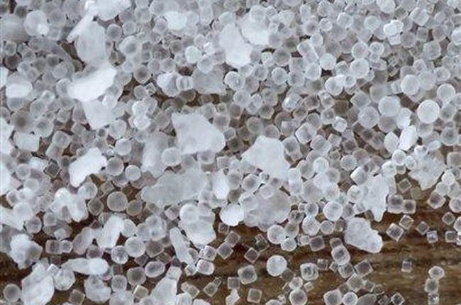 Tourists Hoping to Snap a Selfie Accidentally Damage Priceless Object Covered in Crystals in Museum