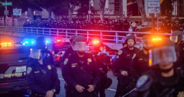 Violent anti-Trump protesters force LAPD to take action as peaceful day turns chaotic